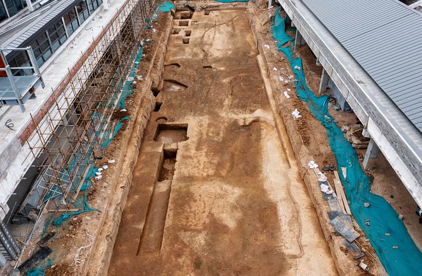 商代道路考古发掘现场。麻翛然摄